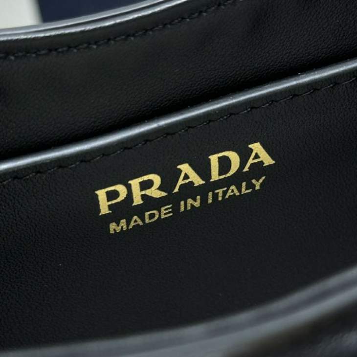 Picture of Prada Handbags _SKUfw216012843fw
